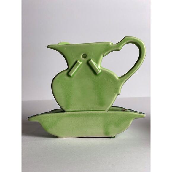 Lipper & Mann pitcher/basin shaped green wall pocket vase - Picture 6 of 8